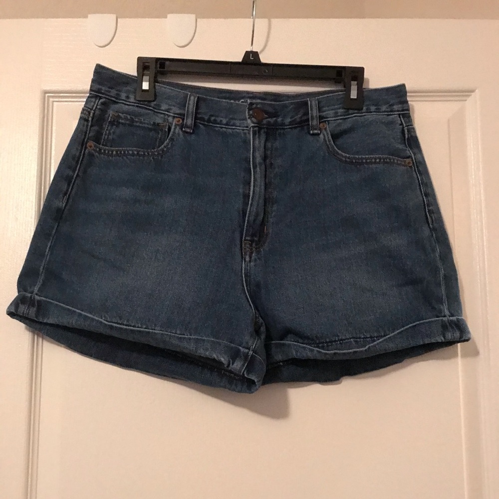 High waisted mom jean